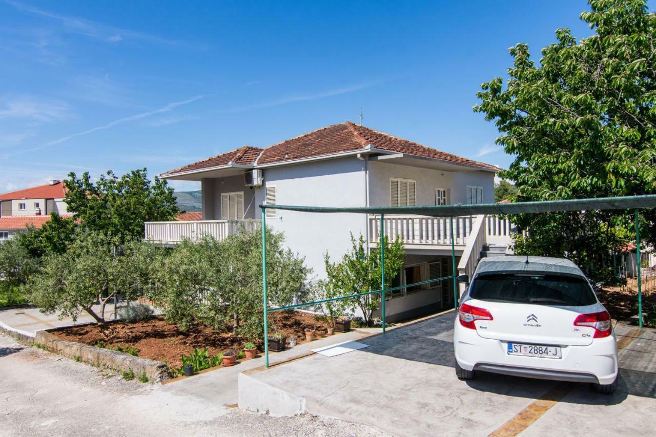 Flora Διαμέρισμα Τρογκίρ Εξωτερικό φωτογραφία